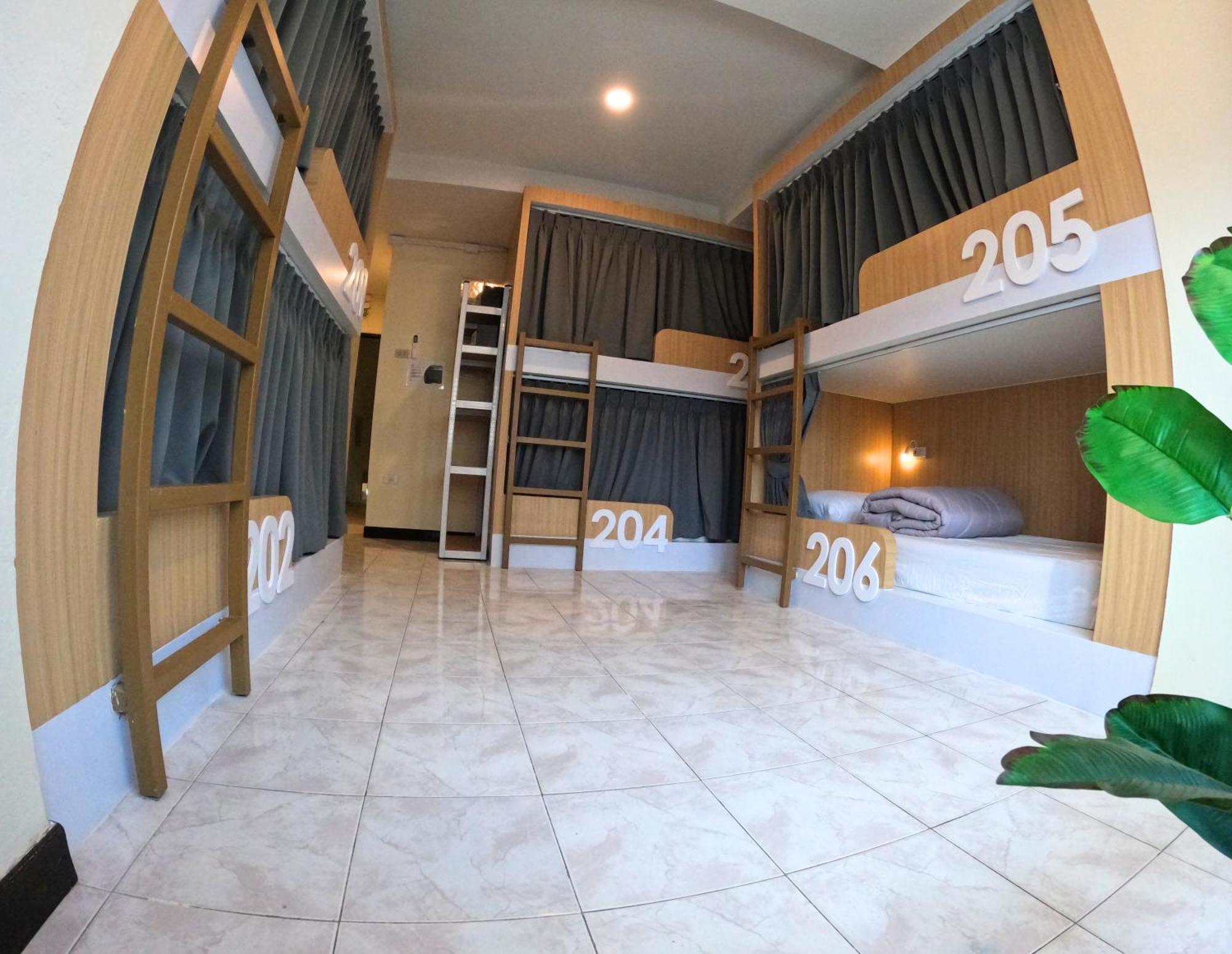 Kpop Hostel Karon Ngoại thất bức ảnh