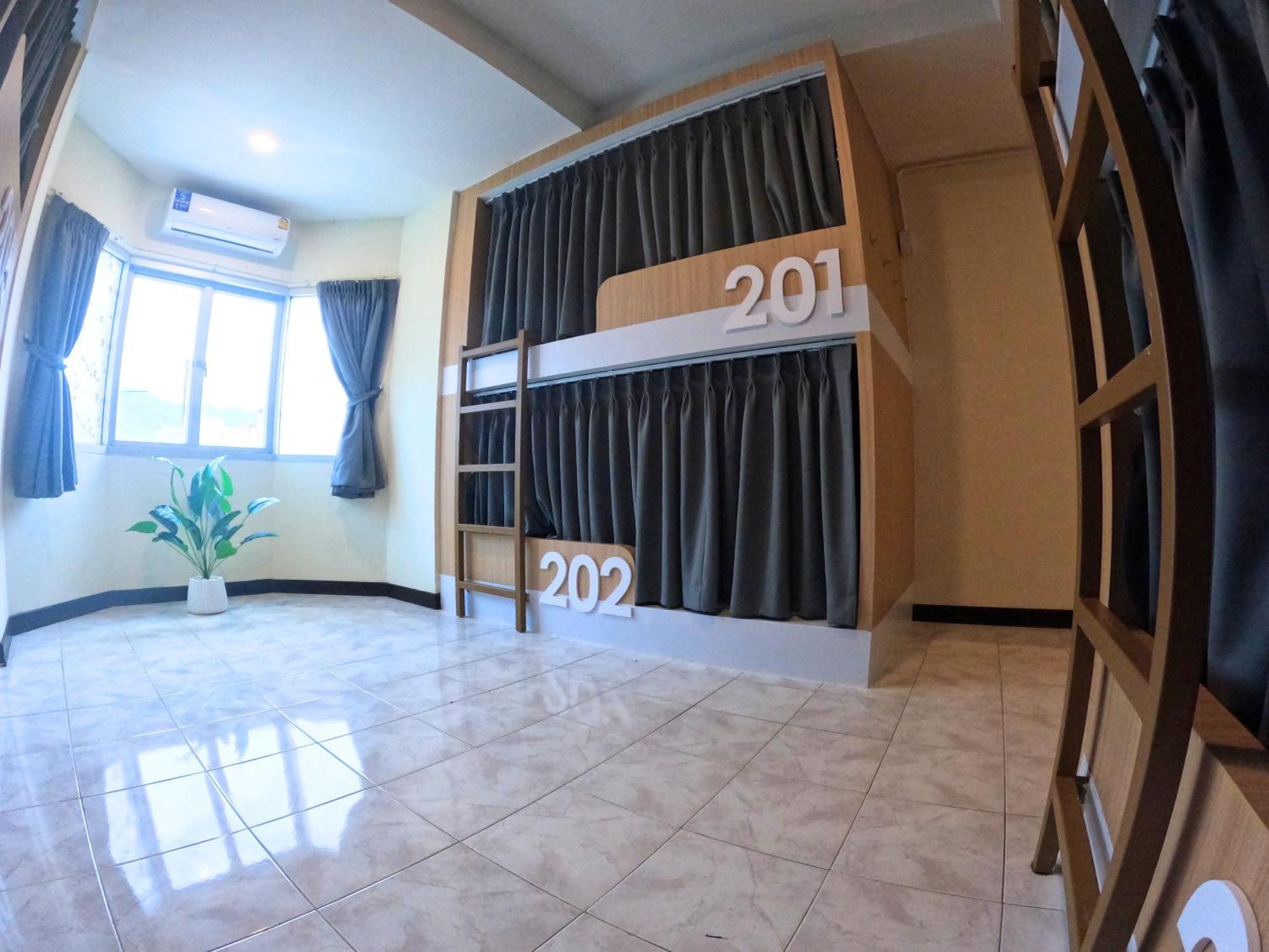 Kpop Hostel Karon Ngoại thất bức ảnh