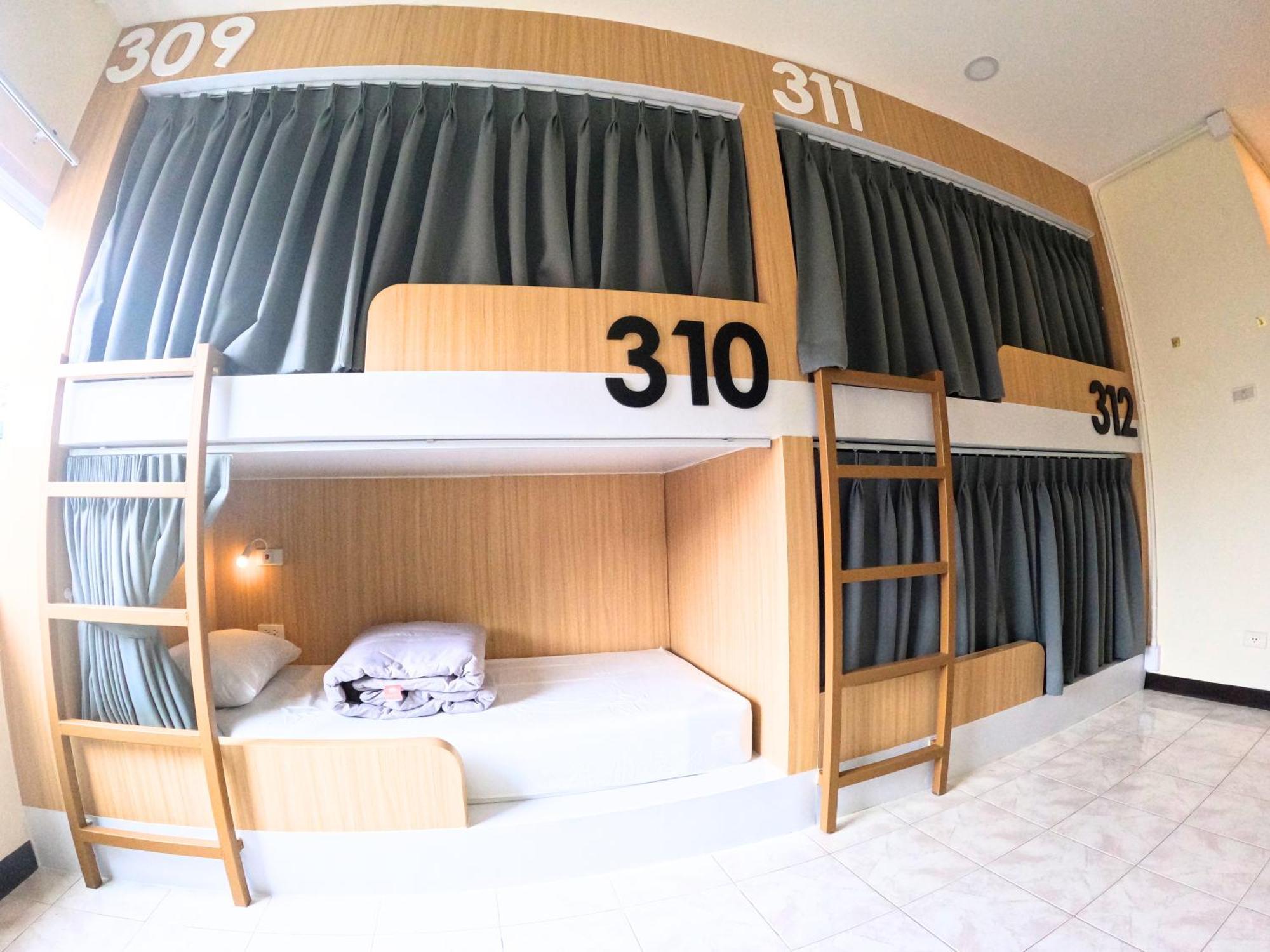 Kpop Hostel Karon Ngoại thất bức ảnh