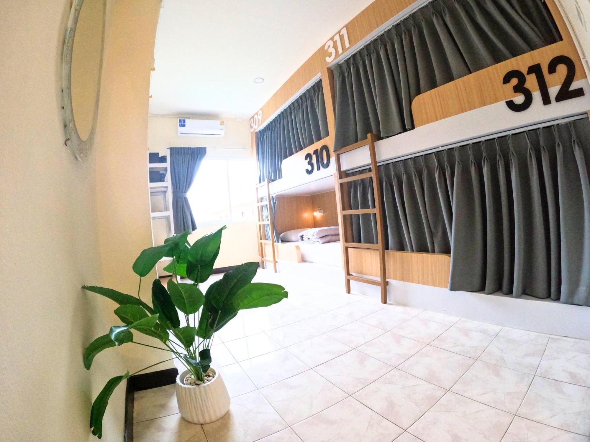 Kpop Hostel Karon Ngoại thất bức ảnh
