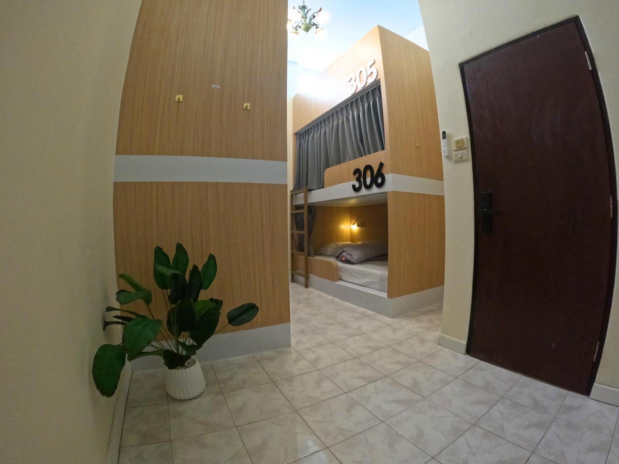 Kpop Hostel Karon Ngoại thất bức ảnh